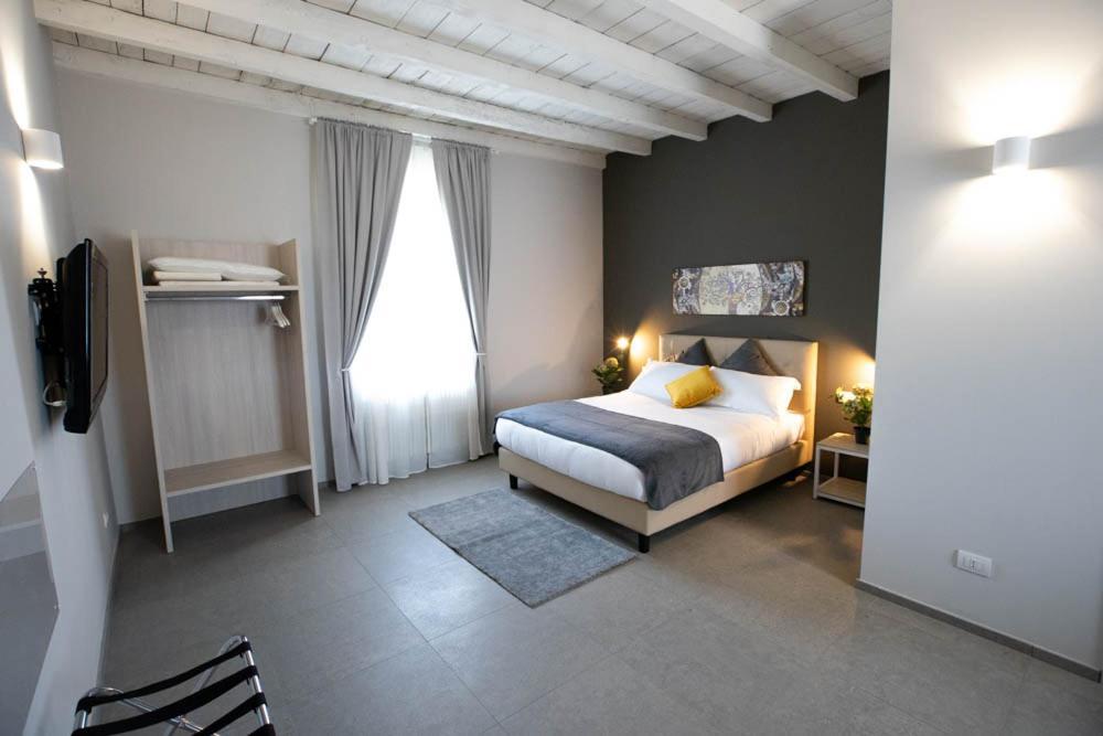 Lo Stallone -Malpensa Milan Airport Buscate Chambre photo